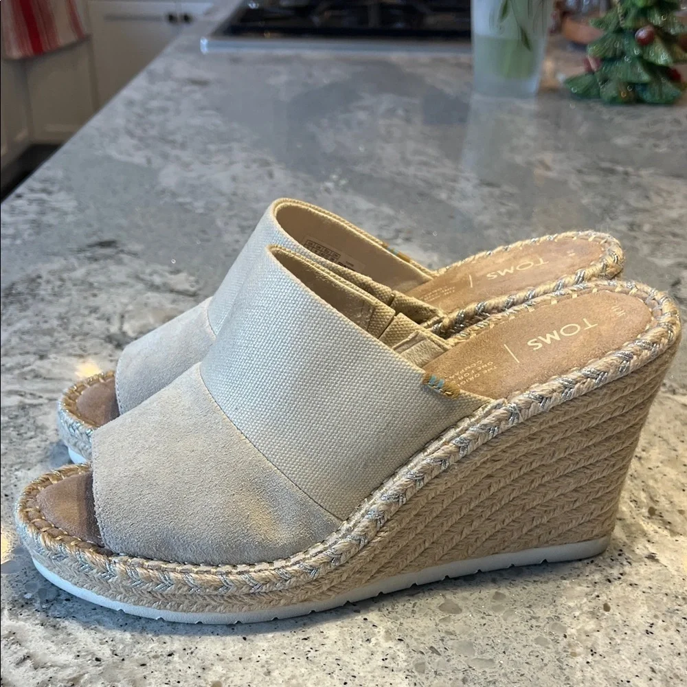 TOMS Beige Suede Wedge Espadrilles Size 11